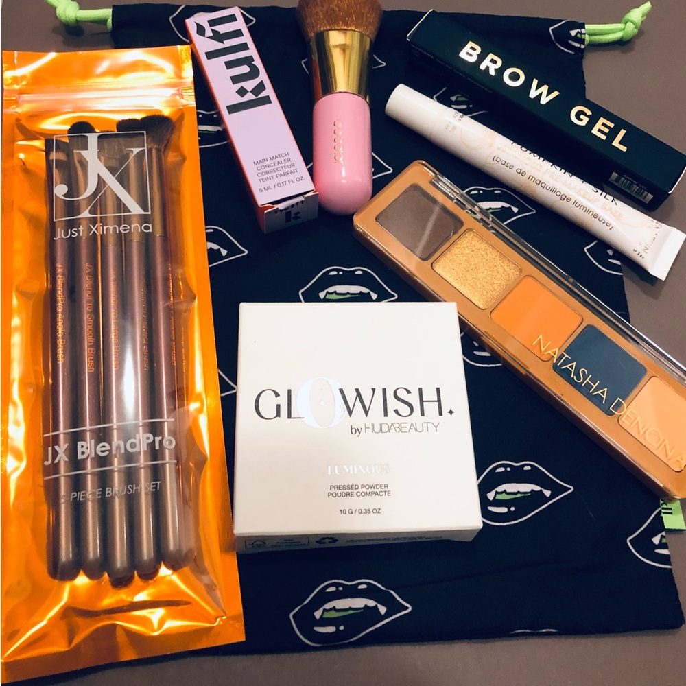 7-Piece Make-Up Bundle with Drawstring Bag! Brand New!!!